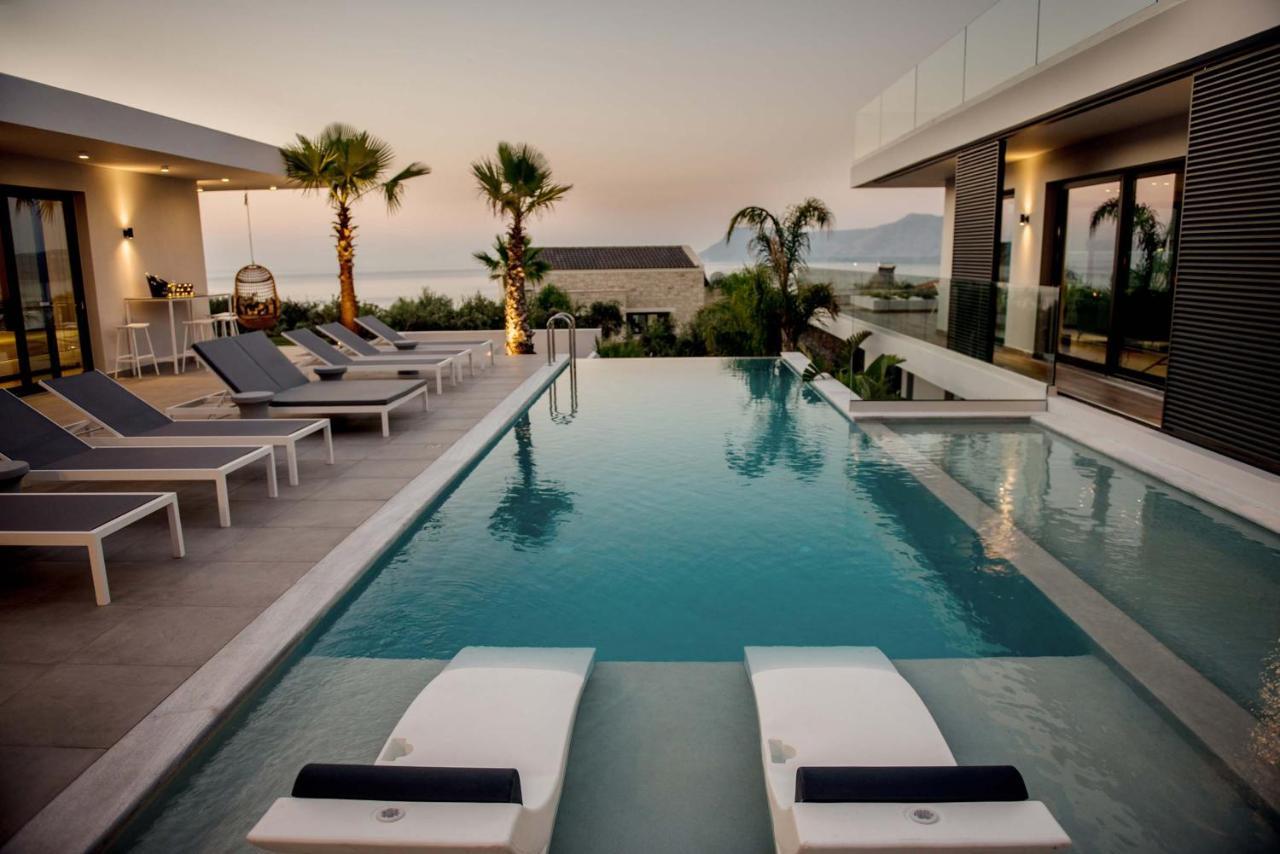 Villa Lydia I Superb Views, Two Pools, Next To The City Kíssamos Dış mekan fotoğraf